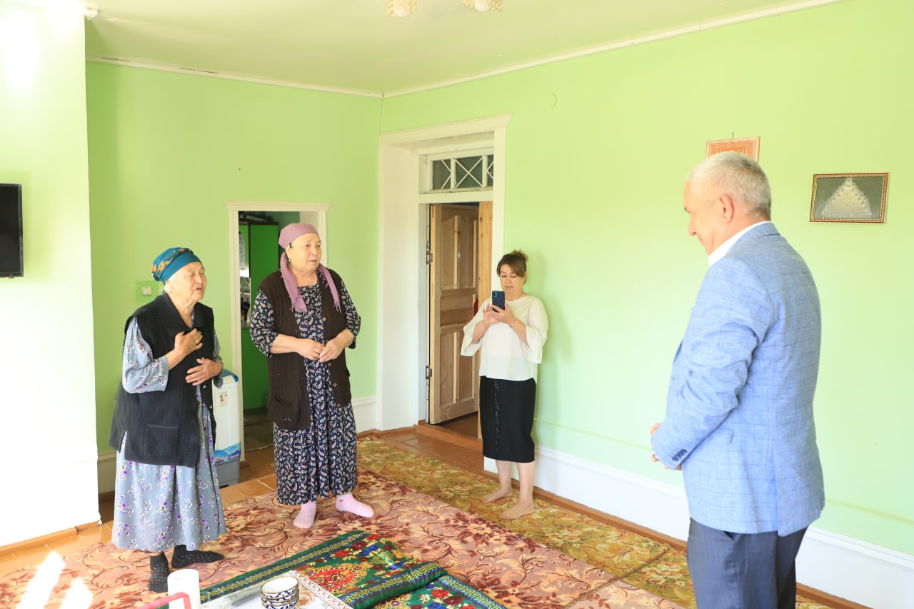 Faxriy o'qituvchilar holidan habar olindi Faxriy o'qituvchilar holidan habar olindi