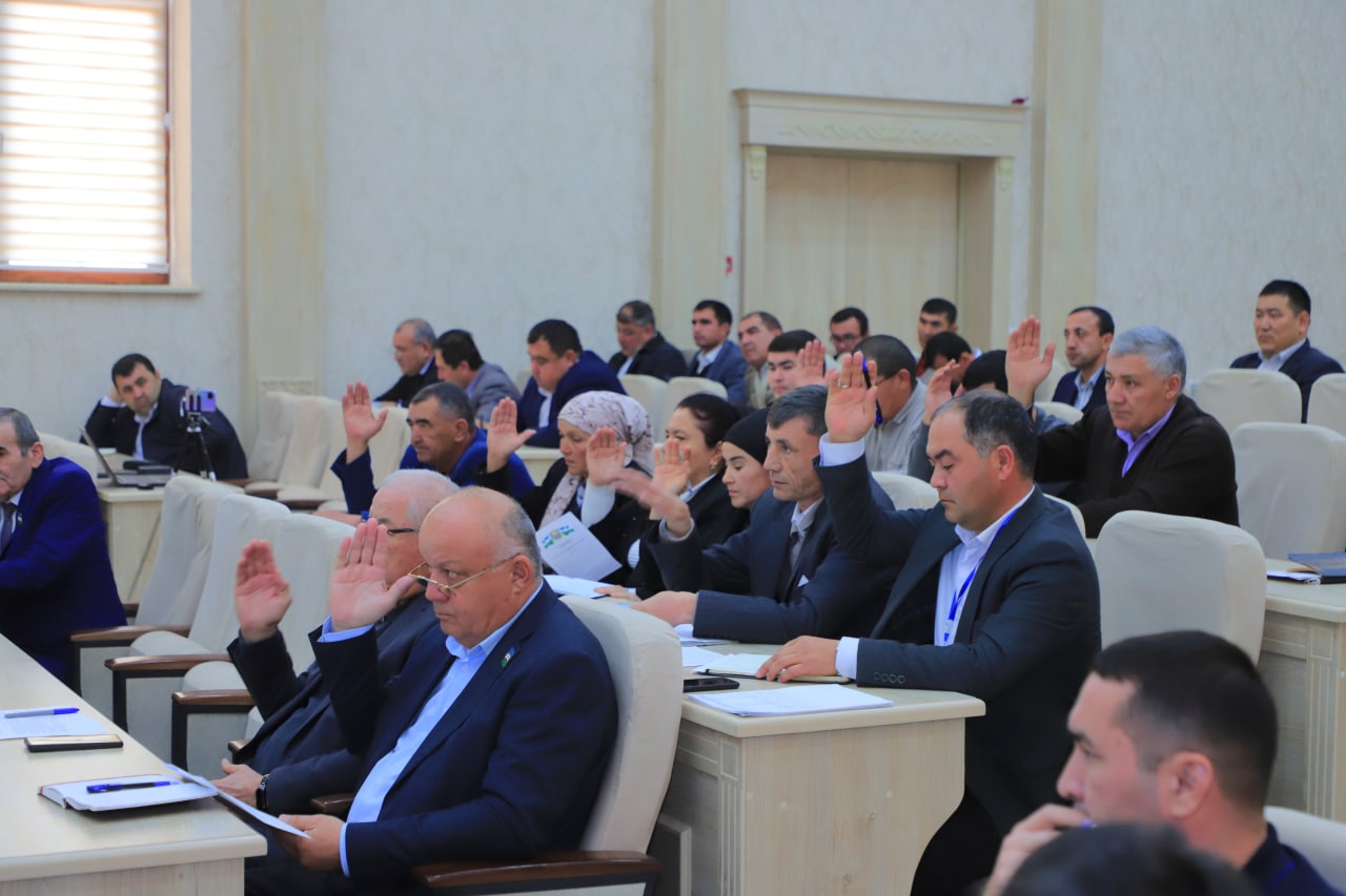 Xalq deputatlari Tuproqqalʼa tumani Kengashining 66-sessiyasi bo‘lib o‘tdi