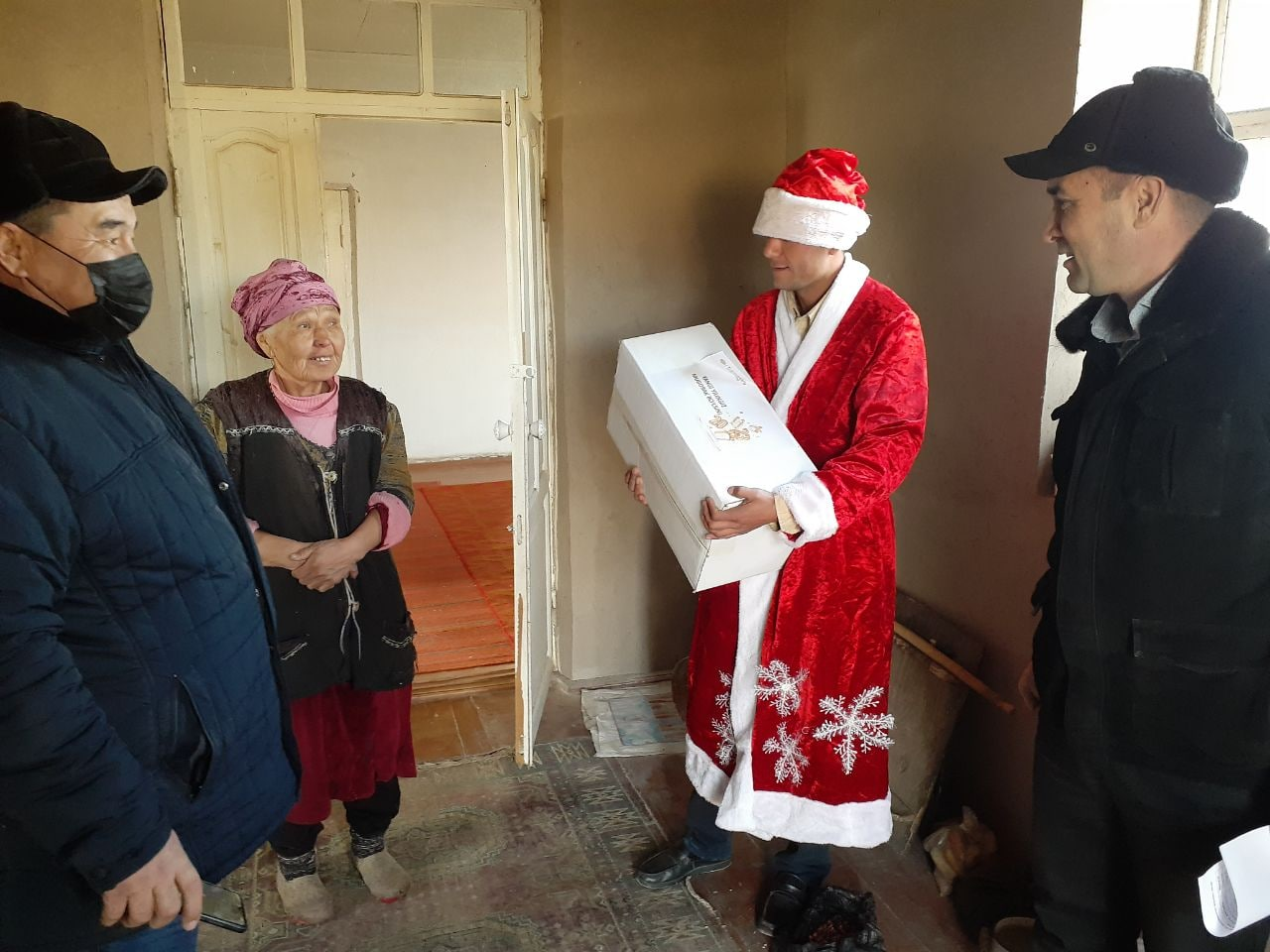 Shumanaylik fuqarolarga bayram sovg‘alari tarqatildi