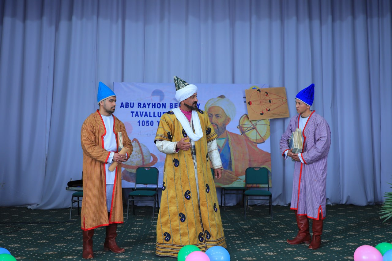 Buyuk mutafakkir va qomusiy olim Abu Rayhon Beruniy tavalludining 1050 yilligi nishonlandi. Buyuk mutafakkir va qomusiy olim Abu Rayhon Beruniy tavalludining 1050 yilligi nishonlandi.