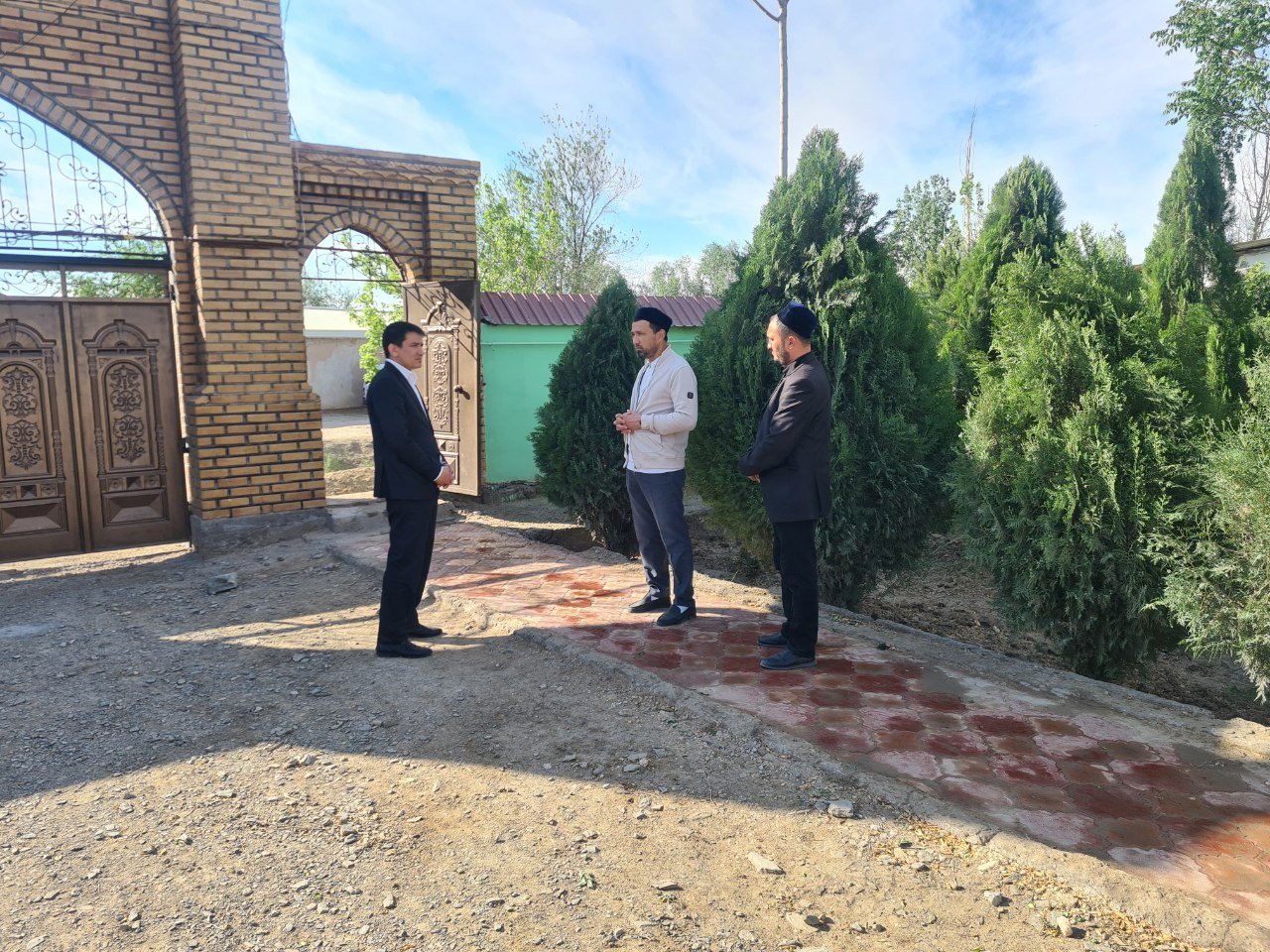 Qabriston obodligi – yurt obodligidan darak Qabriston obodligi – yurt obodligidan darak